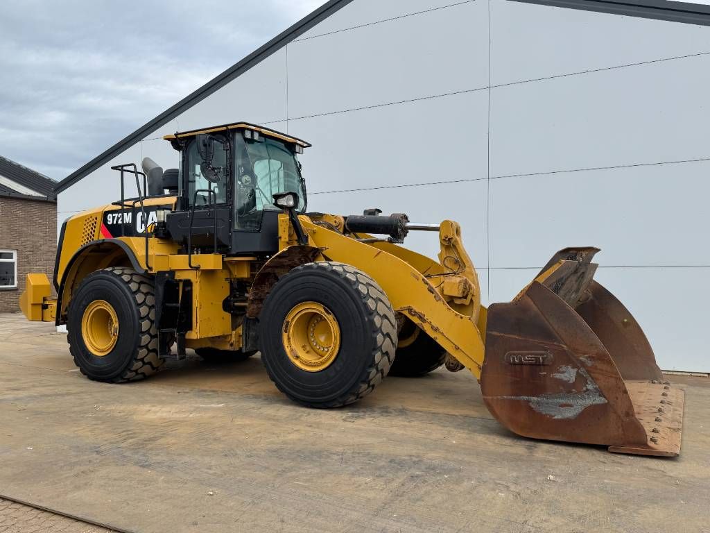 CAT 972M - Weight System / Backup Camera