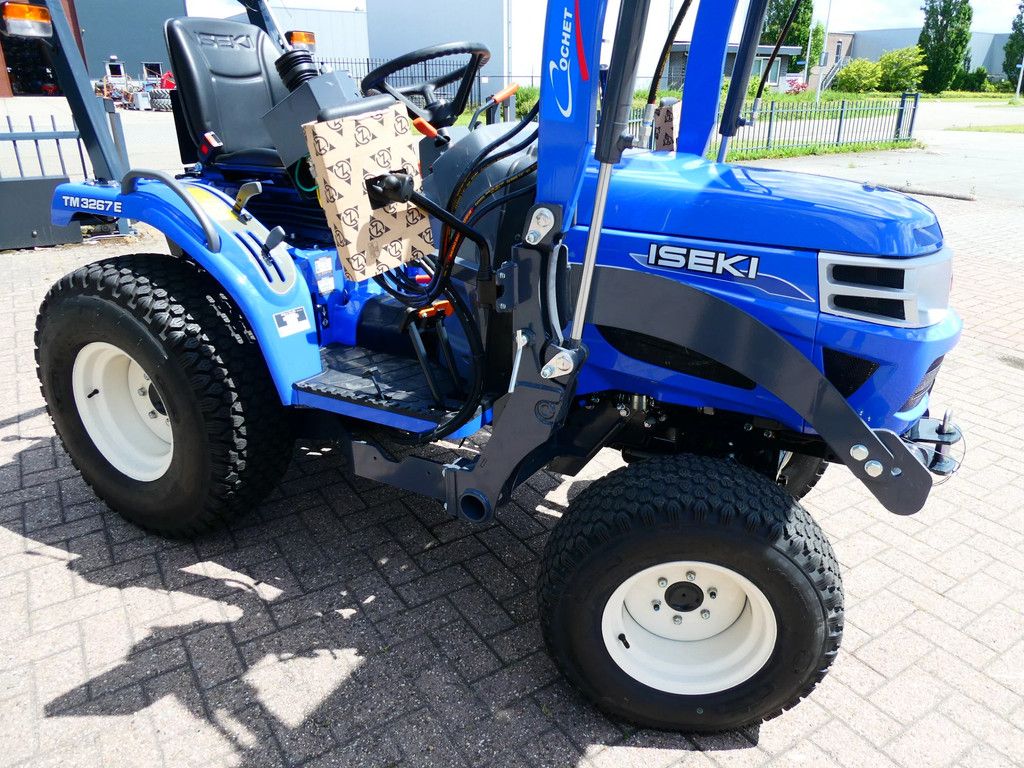 Iseki TM3267E 4wd / 0001 Draaiuren / Vooorlader