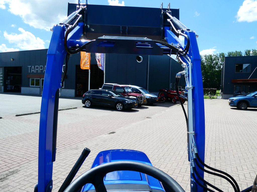 Iseki TM3267E 4wd / 0001 Draaiuren / Vooorlader