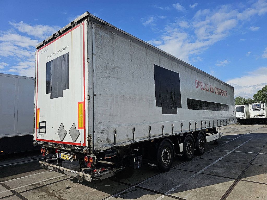 KRONE SD steeraxle taillift