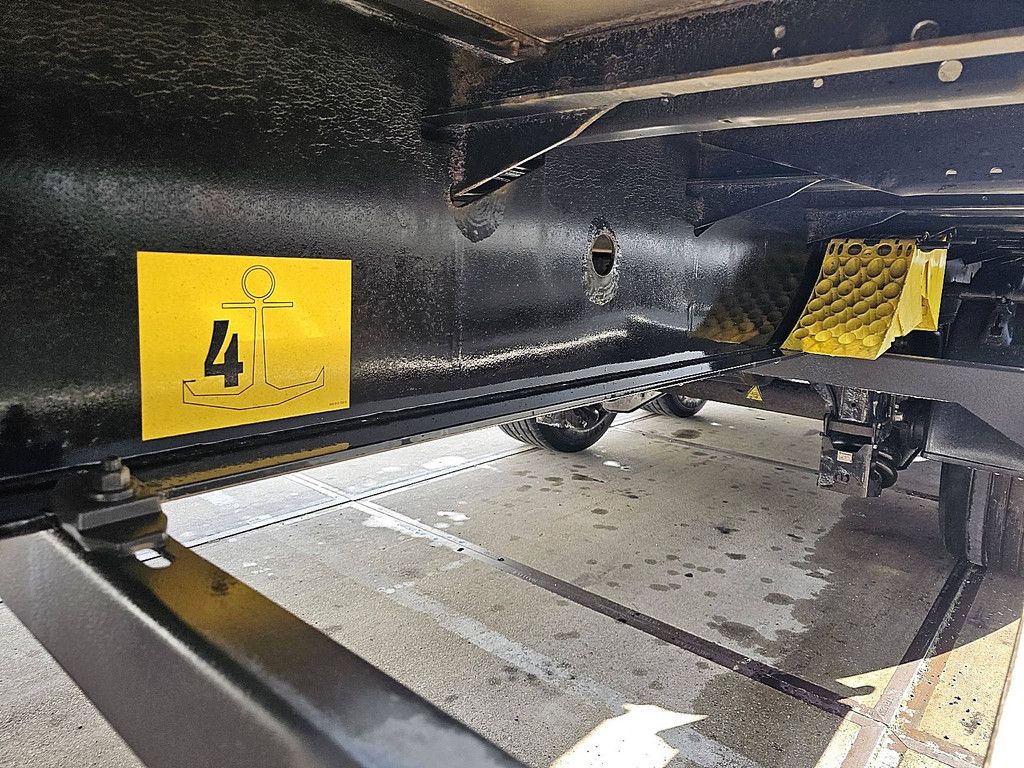 KRONE SD steeraxle taillift