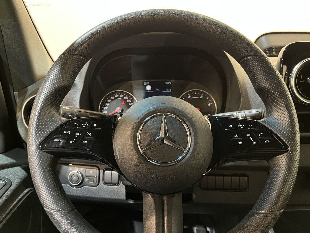 Mercedes-Benz Sprinter 317 CDI L3 RWD Automaat Open Laadbak met Glasresteel / Euro 6 / Trekhaak 3500 KG / Airco / Cruise Control / Camera / Navigatie / 34.000 KM !!