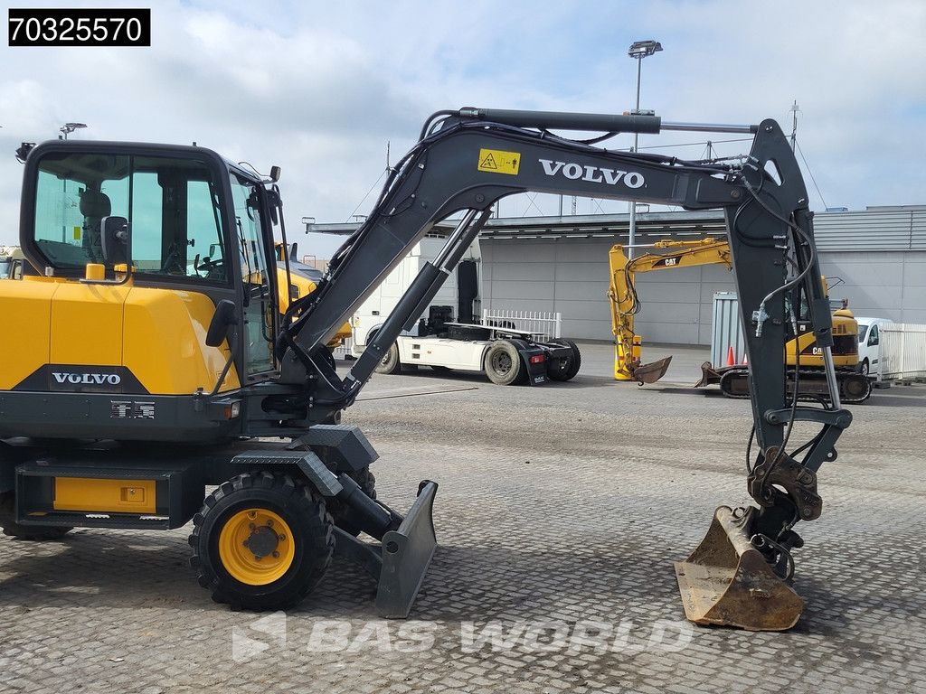 Volvo EW60 E A/C - 3 Buckets