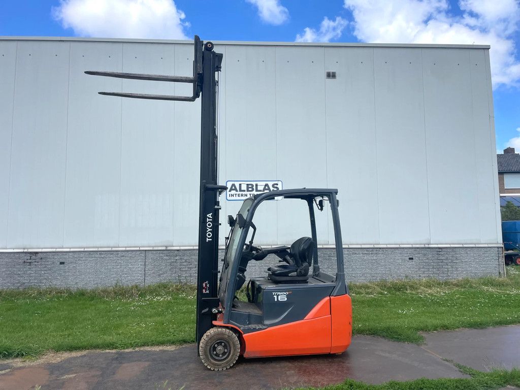 Toyota 8FBE16T heftruck met freelift 3300mm mast