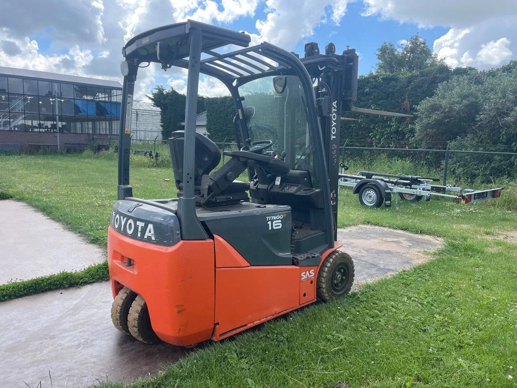 Toyota 8FBE16T heftruck met freelift 3300mm mast