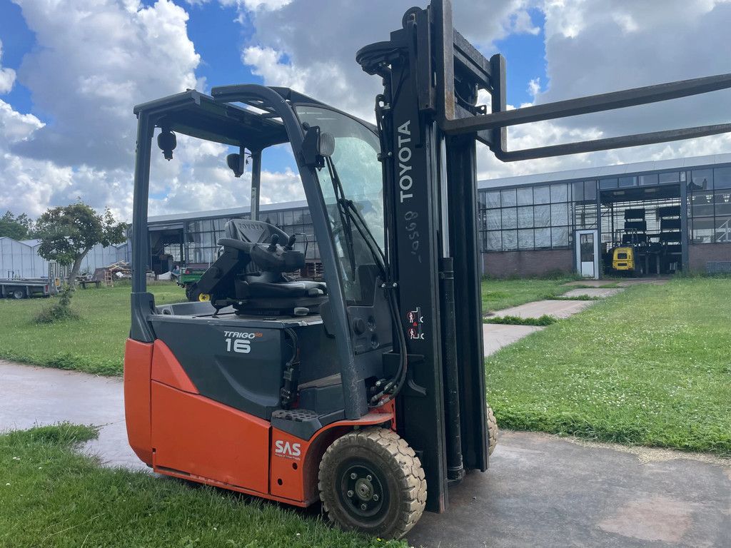 Toyota 8FBE16T heftruck met freelift 3300mm mast