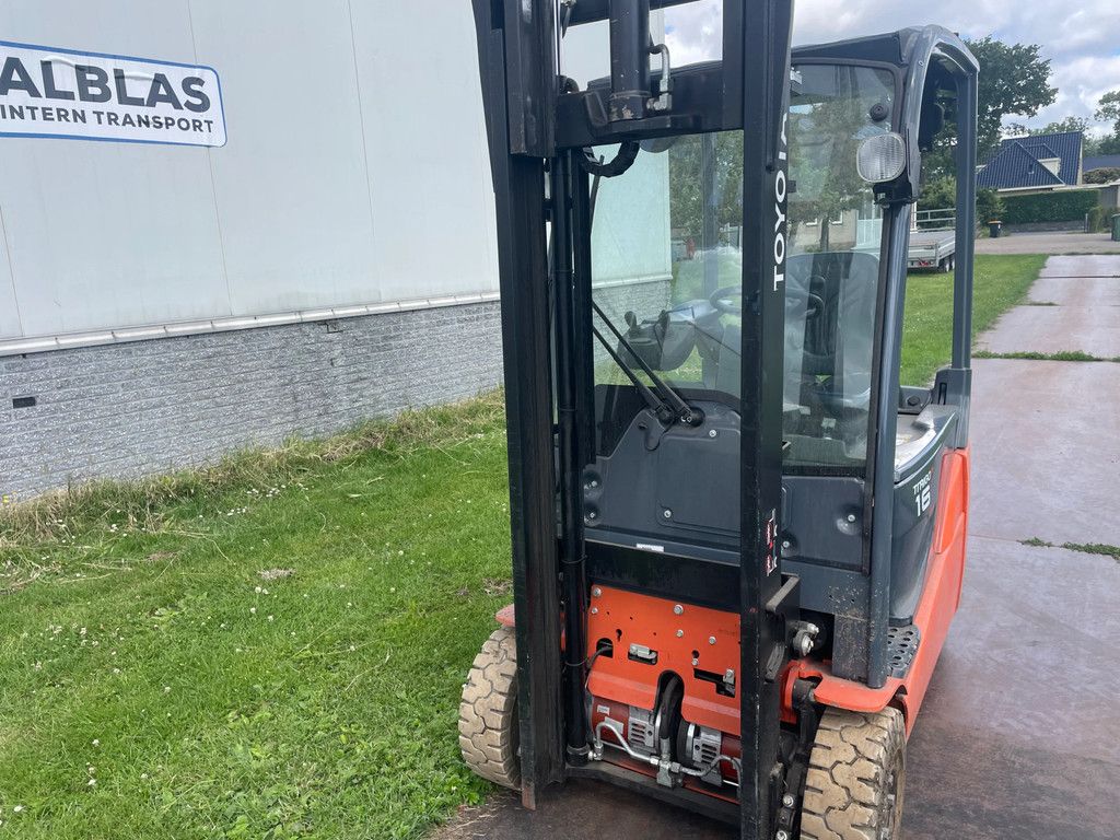 Toyota 8FBE16T heftruck met freelift 3300mm mast