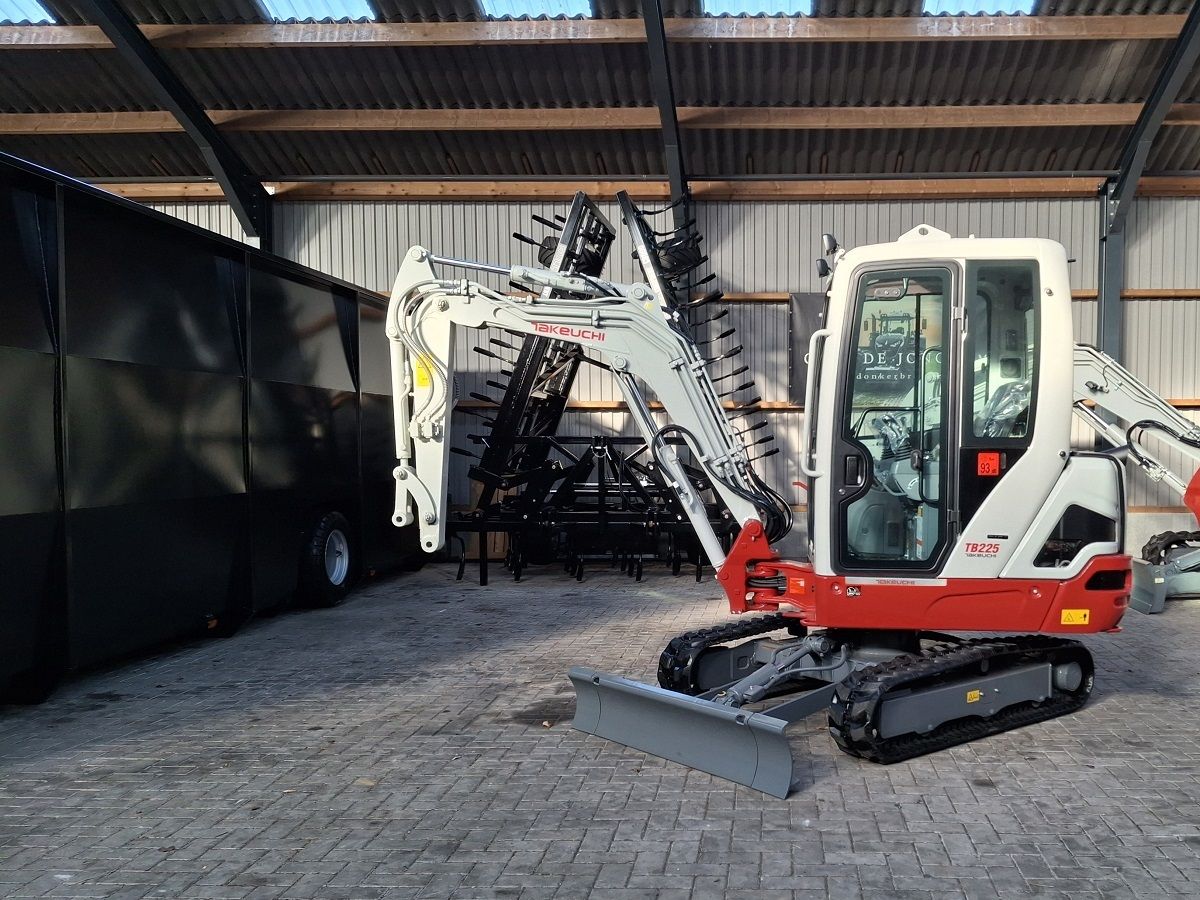 Takeuchi TB225 LSA Extra, minigraver, minikraan, BJ2026, Nieuw!
