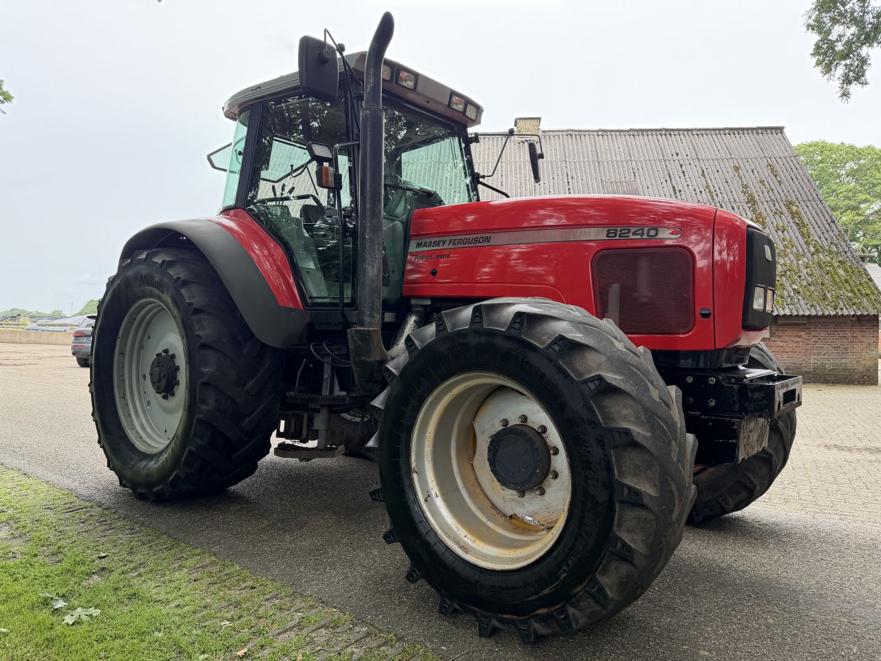 Massey Ferguson 8240