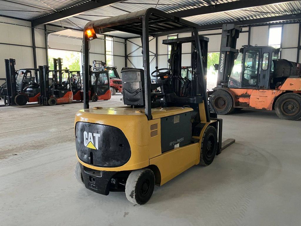 Gabelstapler Caterpillar EP30K-PAC Elektro 3000 kg 4,7 m 2009