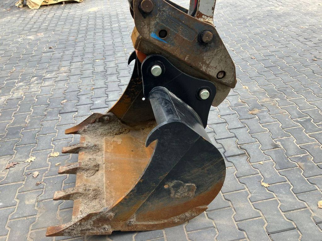 Wheel excavator Takeuchi TB295W Diesel 74kW 2014