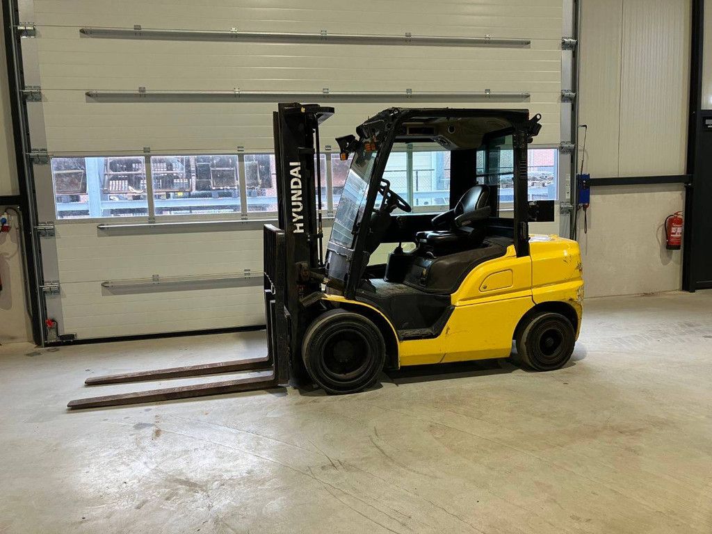 Gabelstapler Hyundai 30D-9E Diesel 3000kg 4,7m 2017
