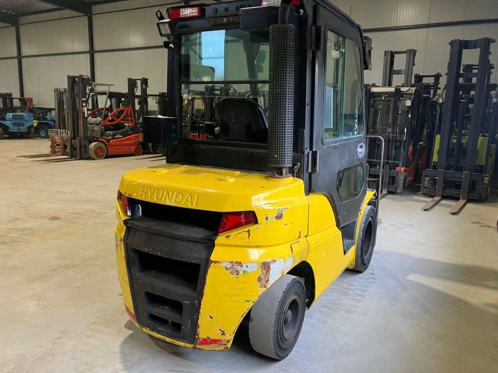 Gabelstapler Hyundai 30D-9E Diesel 3000kg 4,7m 2017