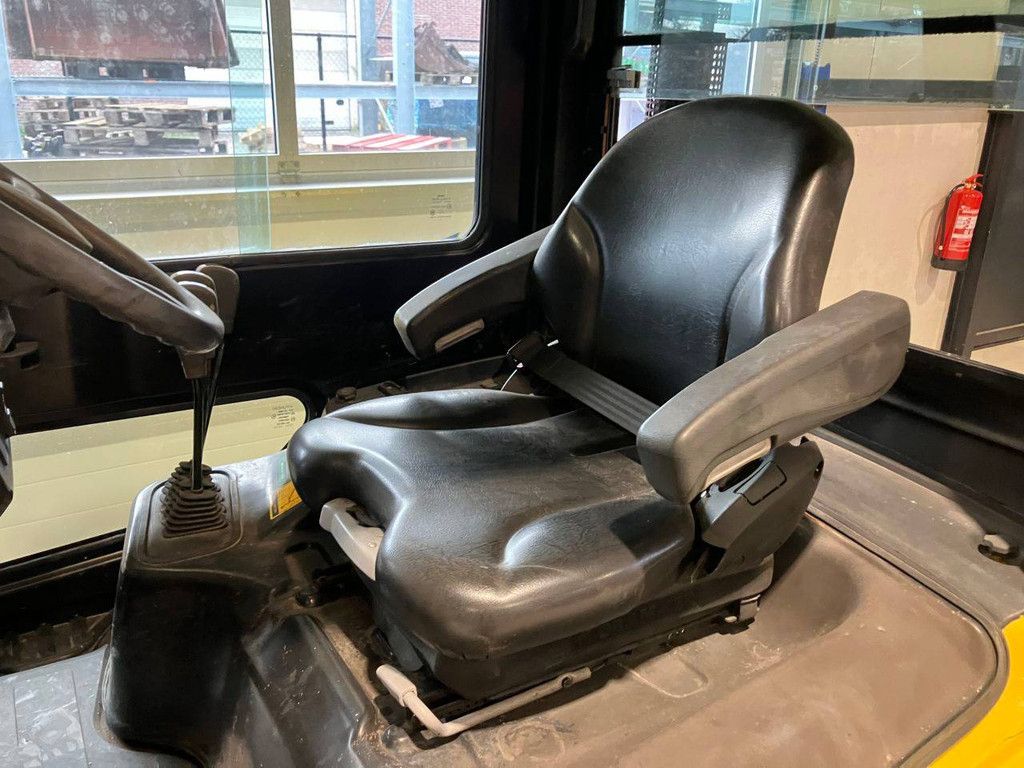 Gabelstapler Hyundai 30D-9E Diesel 3000kg 4,7m 2017
