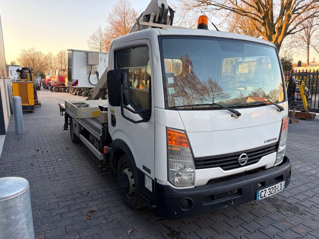 Nissan Cabstar selbstfahrende Hubarbeitsbühne mit Multitel 160ALU 16,5 m Hubarbeitsbühne, Baujahr 2008