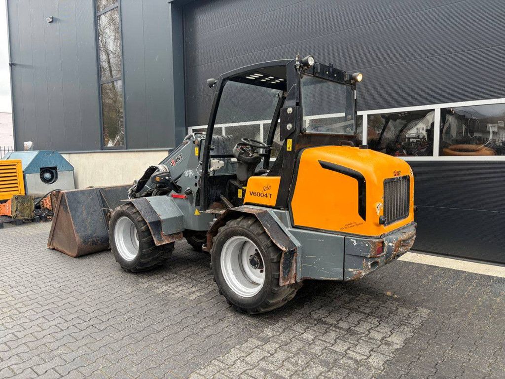 Giant V6004T TELE Diesel Wheel Loader 44kW 2011