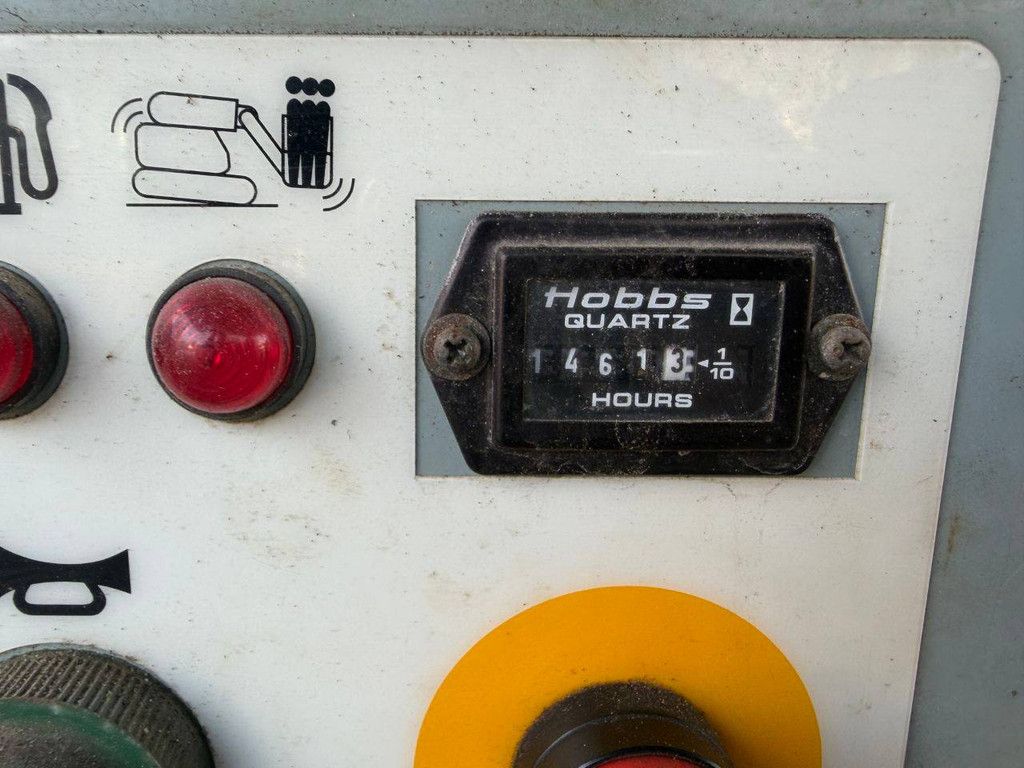 Hitachi HX99B-2 Diesel-Teleskoparbeitsbühne 11,7 m 2007