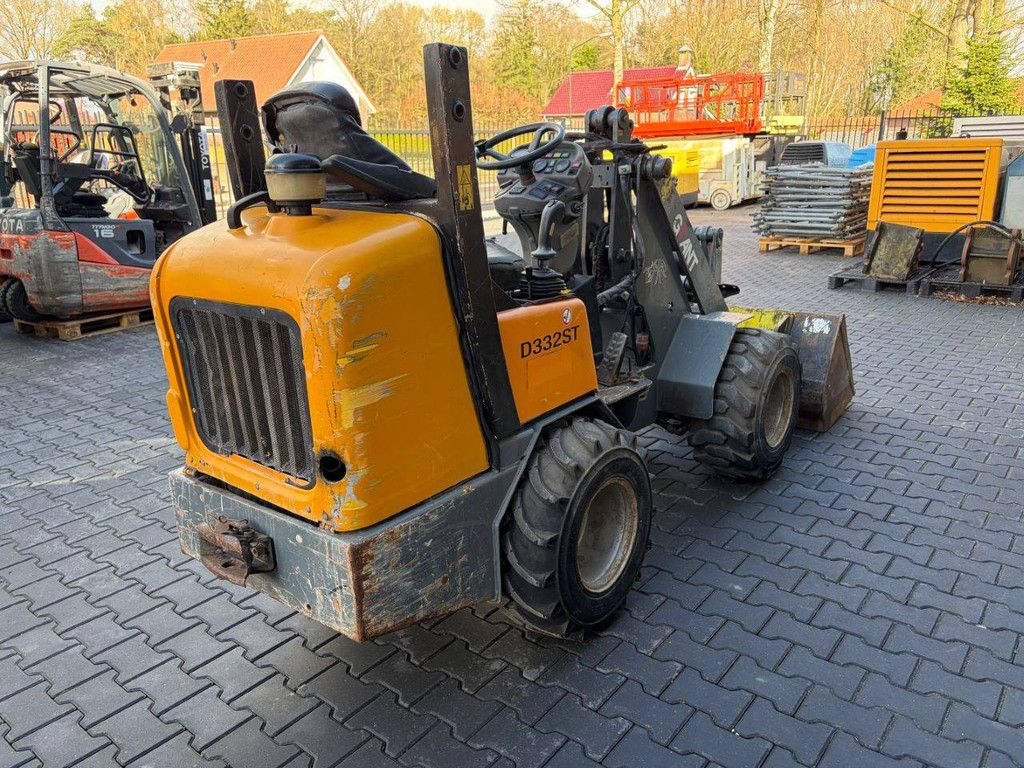 Articulated loader Giant D332ST Diesel 2011