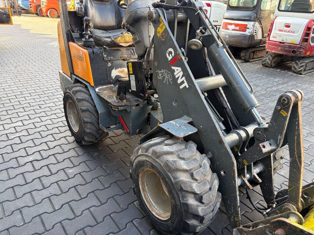 Articulated loader Giant D332ST Diesel 2011
