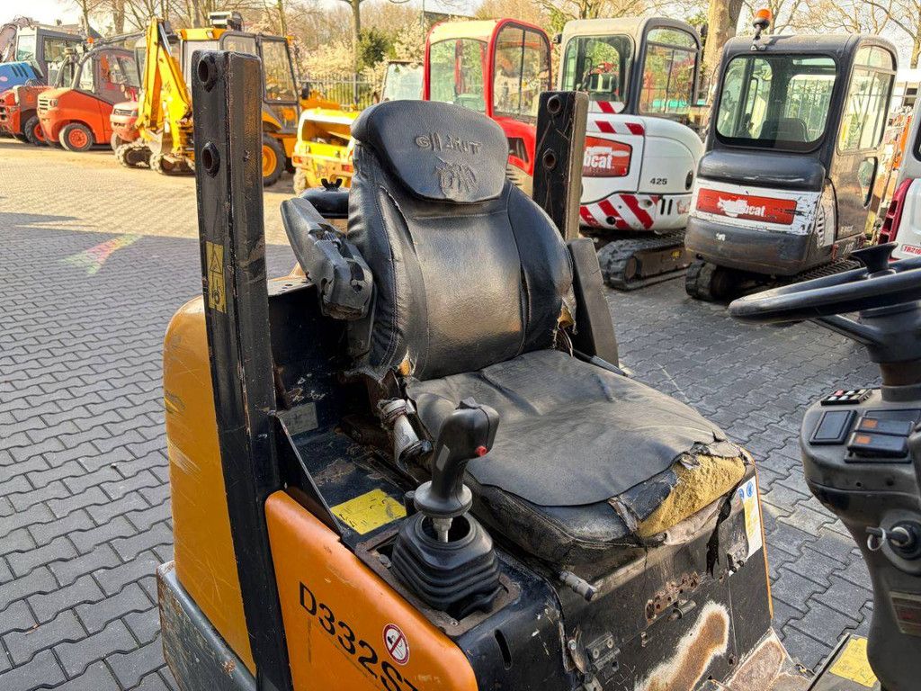 Articulated loader Giant D332ST Diesel 2011