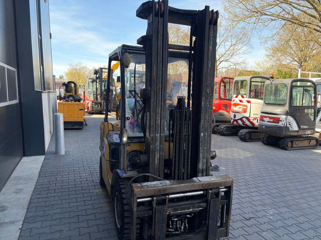 Gabelstapler Caterpillar GP25N LPG 2500kg 5,5m 2011
