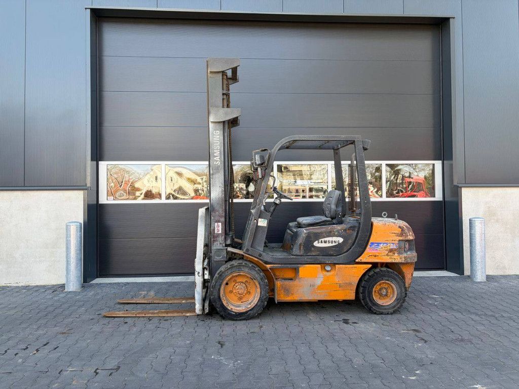 Gabelstapler Samsung SF30D Diesel 2500 kg 4,5 m 1998