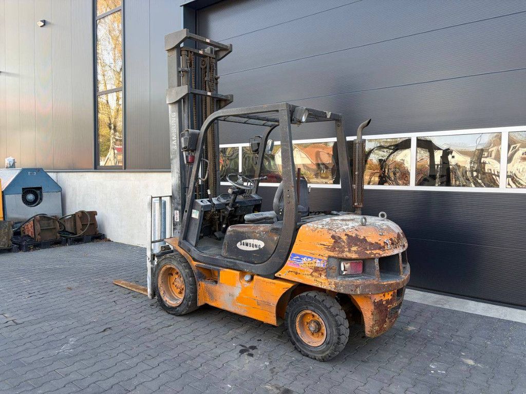 Gabelstapler Samsung SF30D Diesel 2500 kg 4,5 m 1998