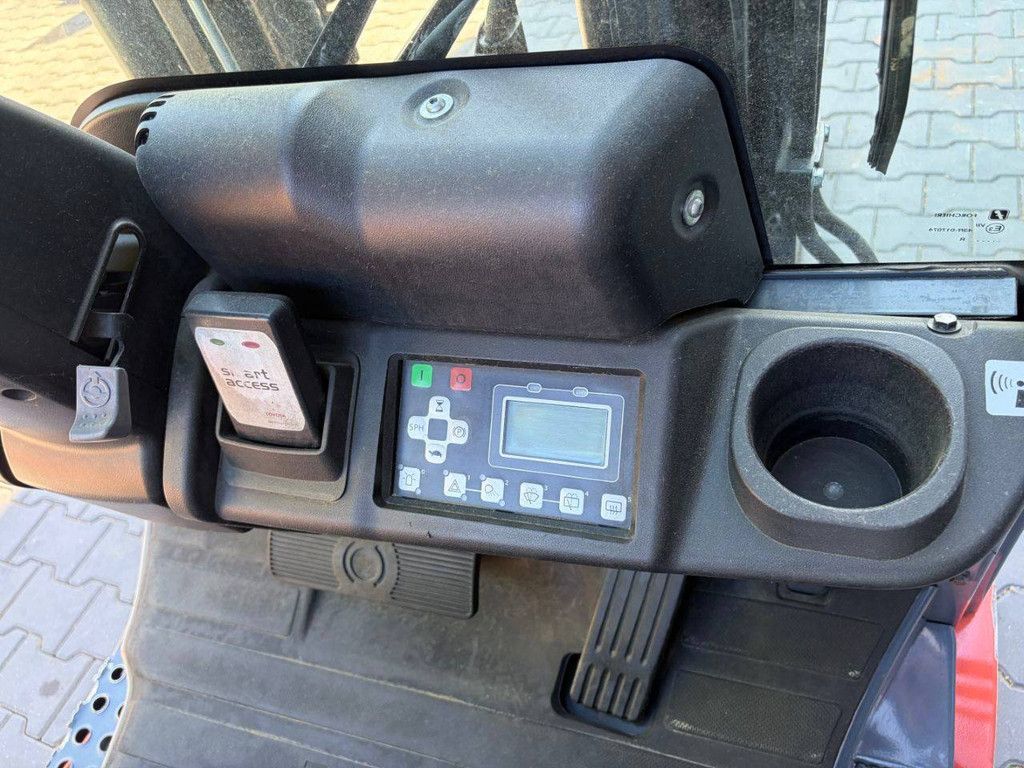 Toyota 8FBEK16T Electric Forklift 1600kg 3.3m 2020