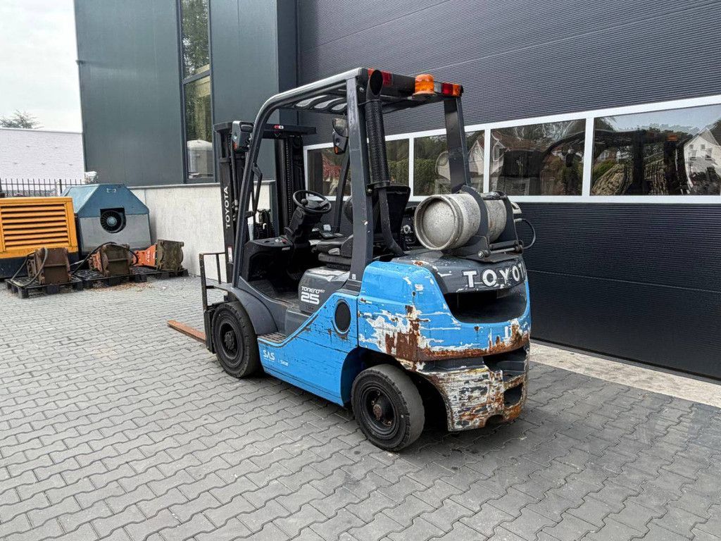 Gabelstapler Toyota 06-8FG25F LPG 2500kg 4,3m 2019