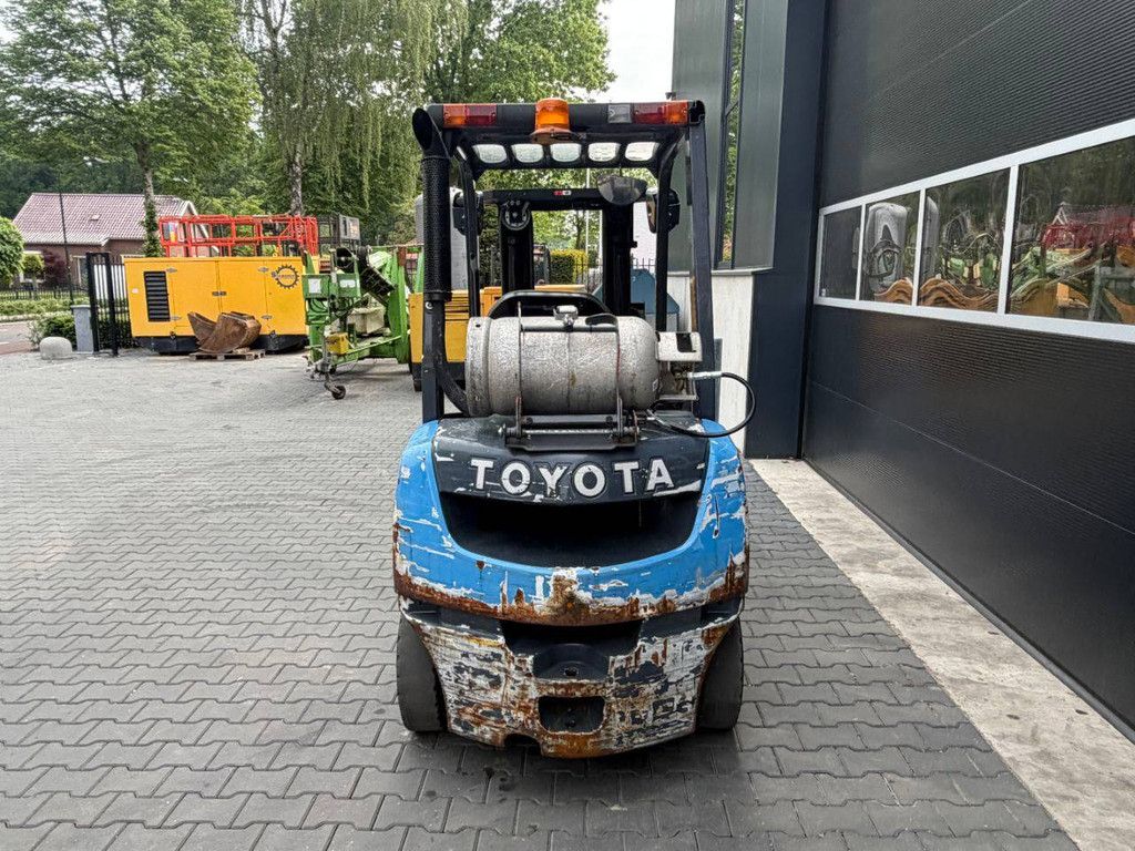 Gabelstapler Toyota 06-8FG25F LPG 2500kg 4,3m 2019