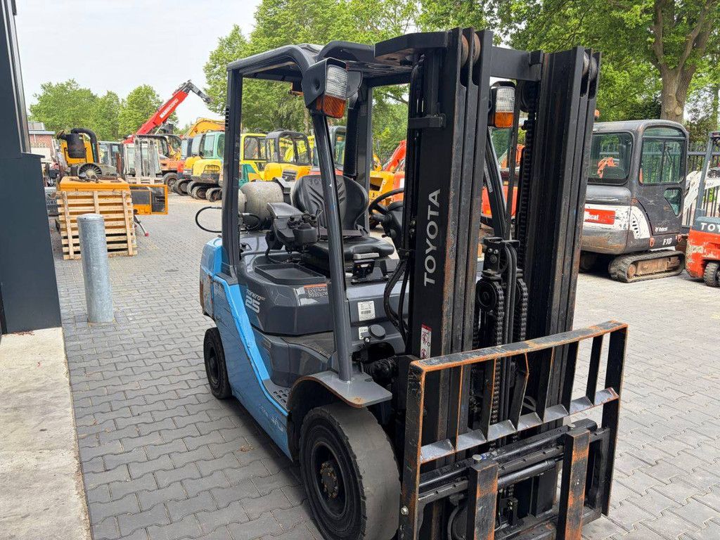 Gabelstapler Toyota 06-8FG25F LPG 2500kg 4,3m 2019