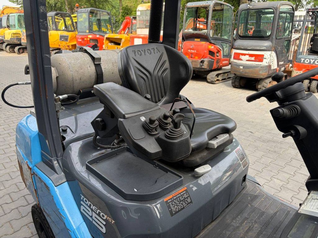 Gabelstapler Toyota 06-8FG25F LPG 2500kg 4,3m 2019