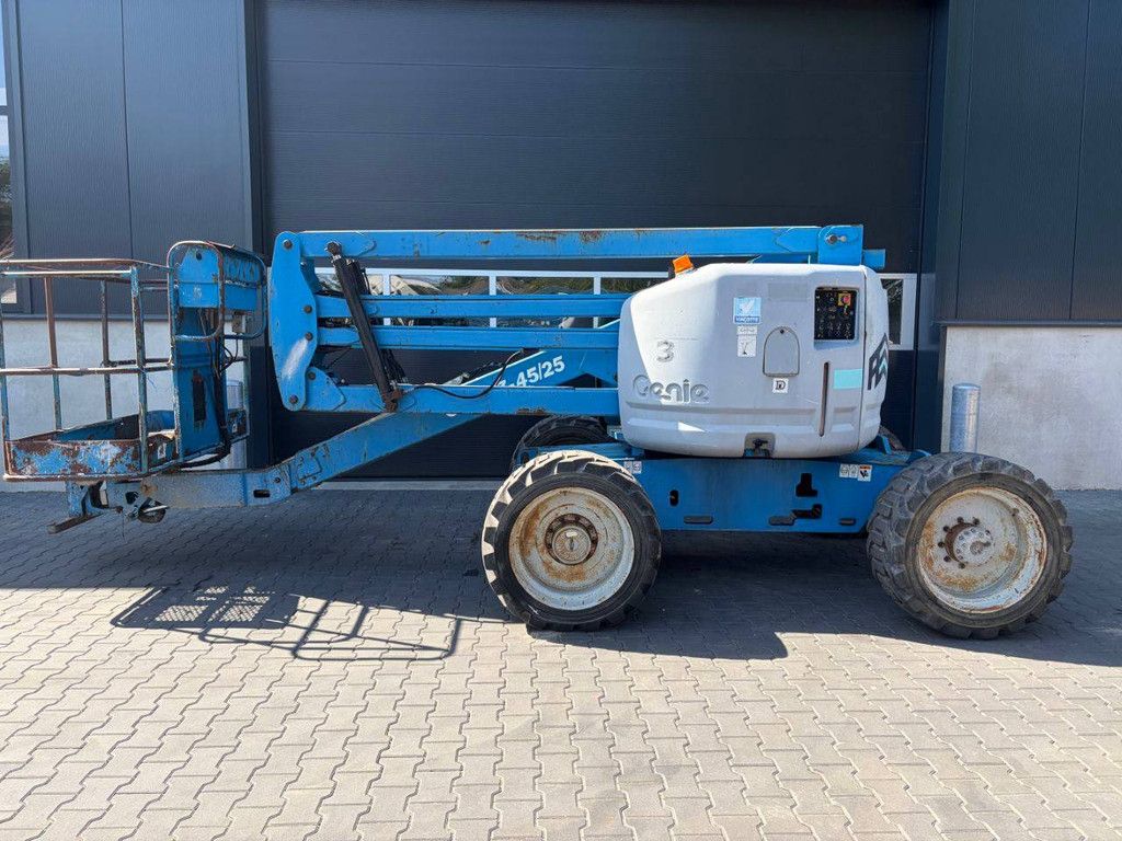 Articulating boom lift Genie Z-45/25 Diesel 227kg 15.9m 2005