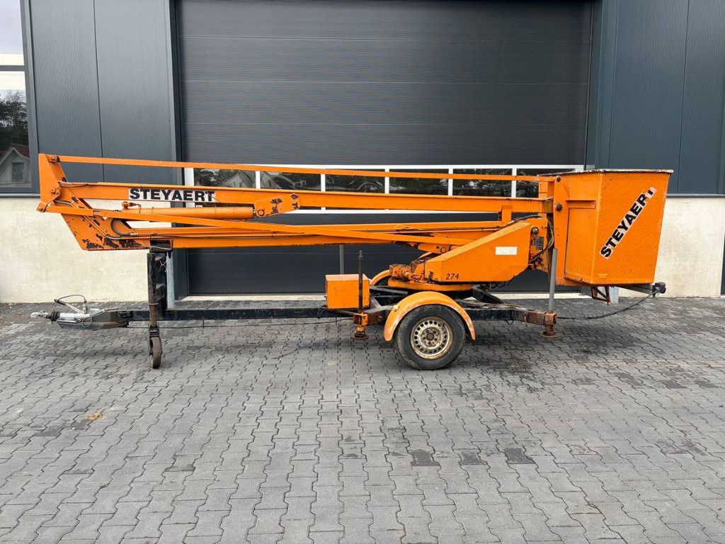 Custers R170-11 Trailer-mounted aerial platform 1983