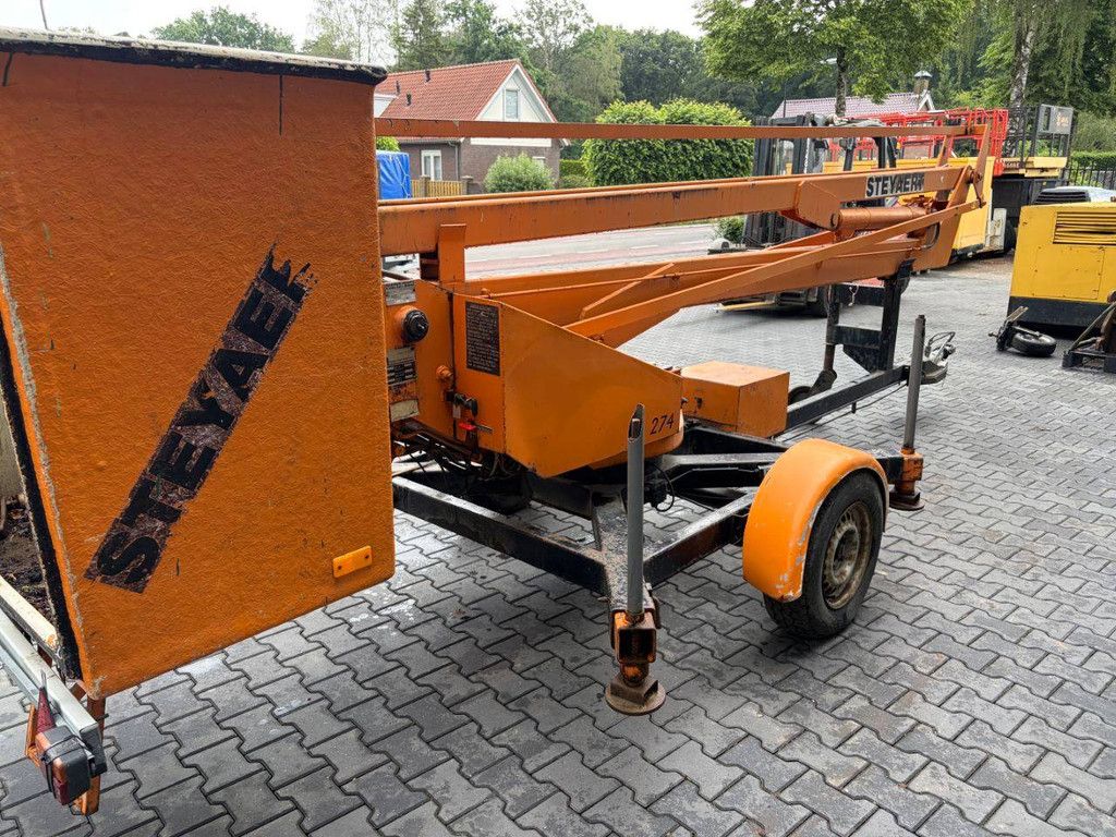 Custers R170-11 Trailer-mounted aerial platform 1983