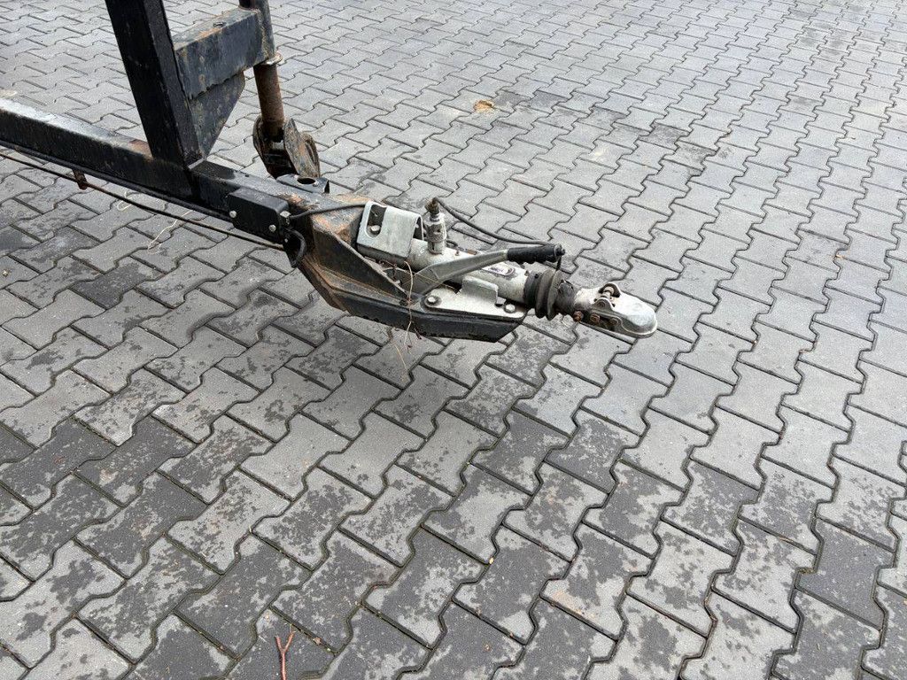 Custers R170-11 Trailer-mounted aerial platform 1983