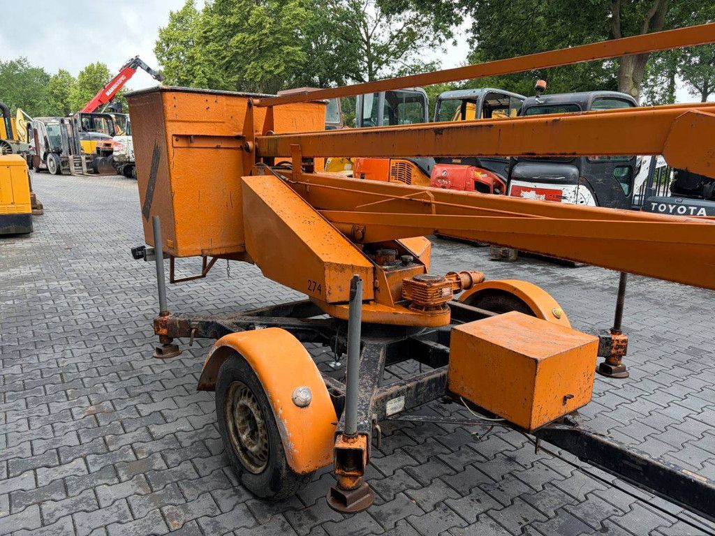 Custers R170-11 Trailer-mounted aerial platform 1983
