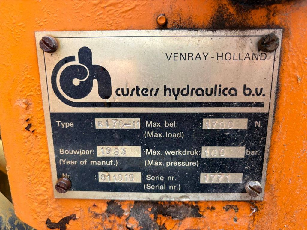 Custers R170-11 Trailer-mounted aerial platform 1983