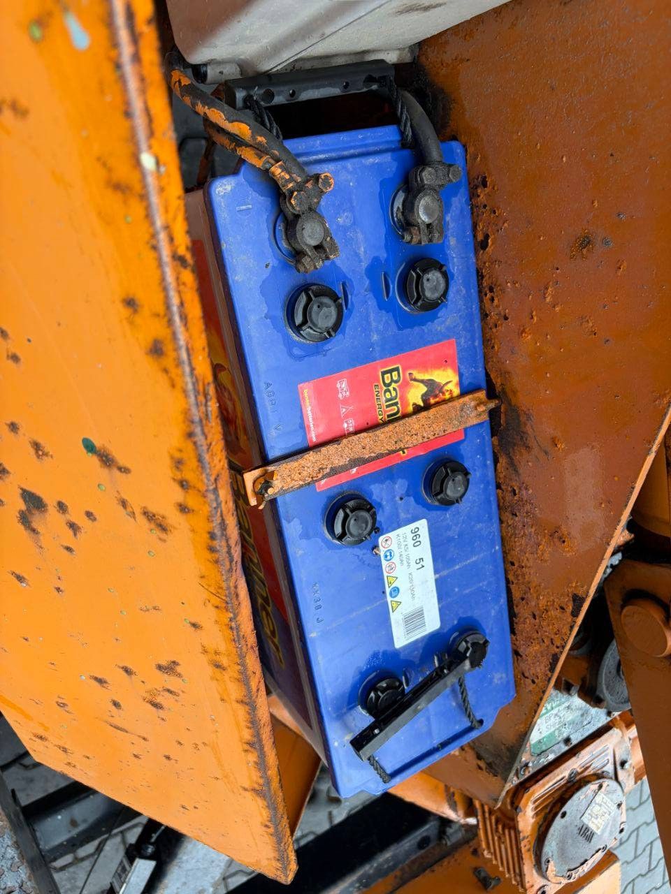 Custers R170-11 Trailer-mounted aerial platform 1983