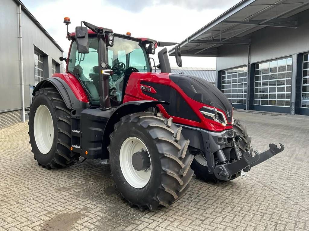Valtra Q225 ACTIE!