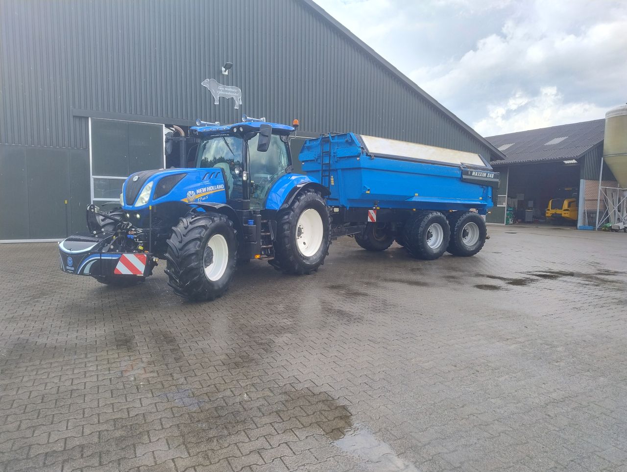 New Holland t7 165s +Beco maxxim 240 xl
