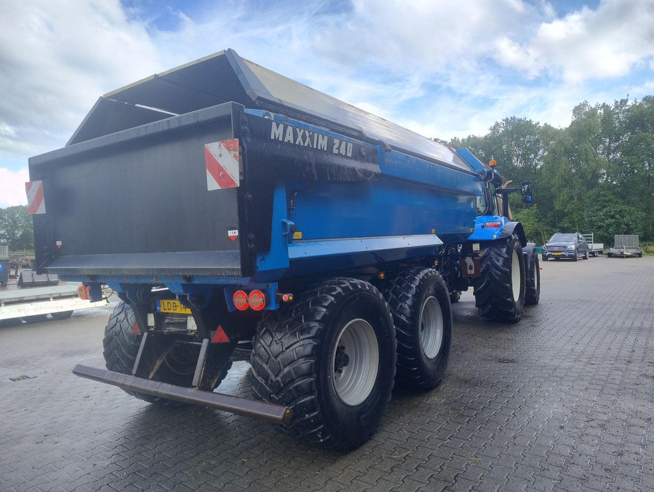 New Holland t7 165s +Beco maxxim 240 xl