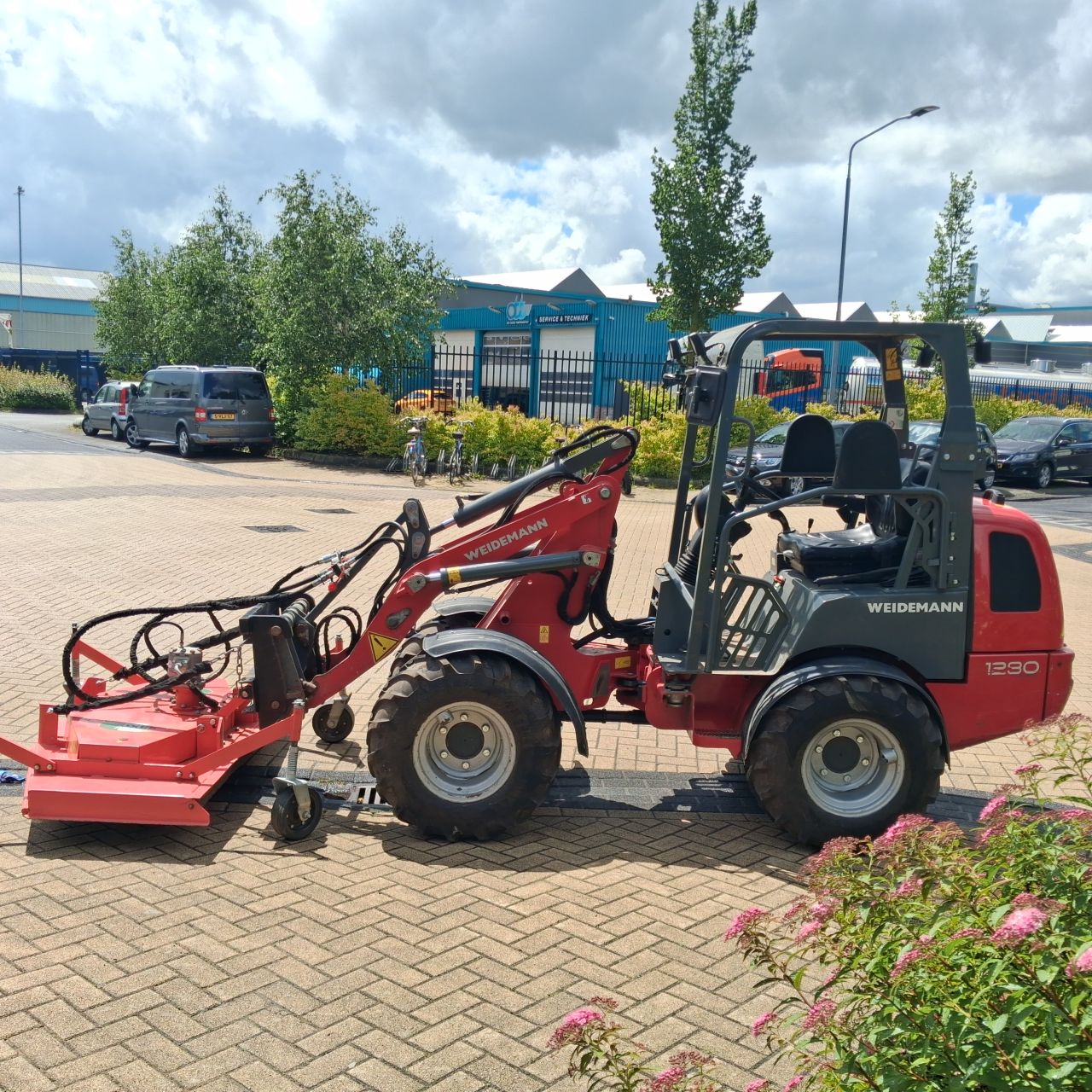 Weidemann 1280 Minishovel met Maaidek.