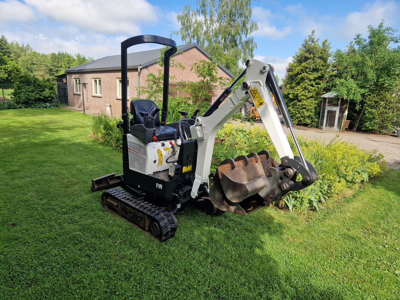 Minigraver bobcat e10