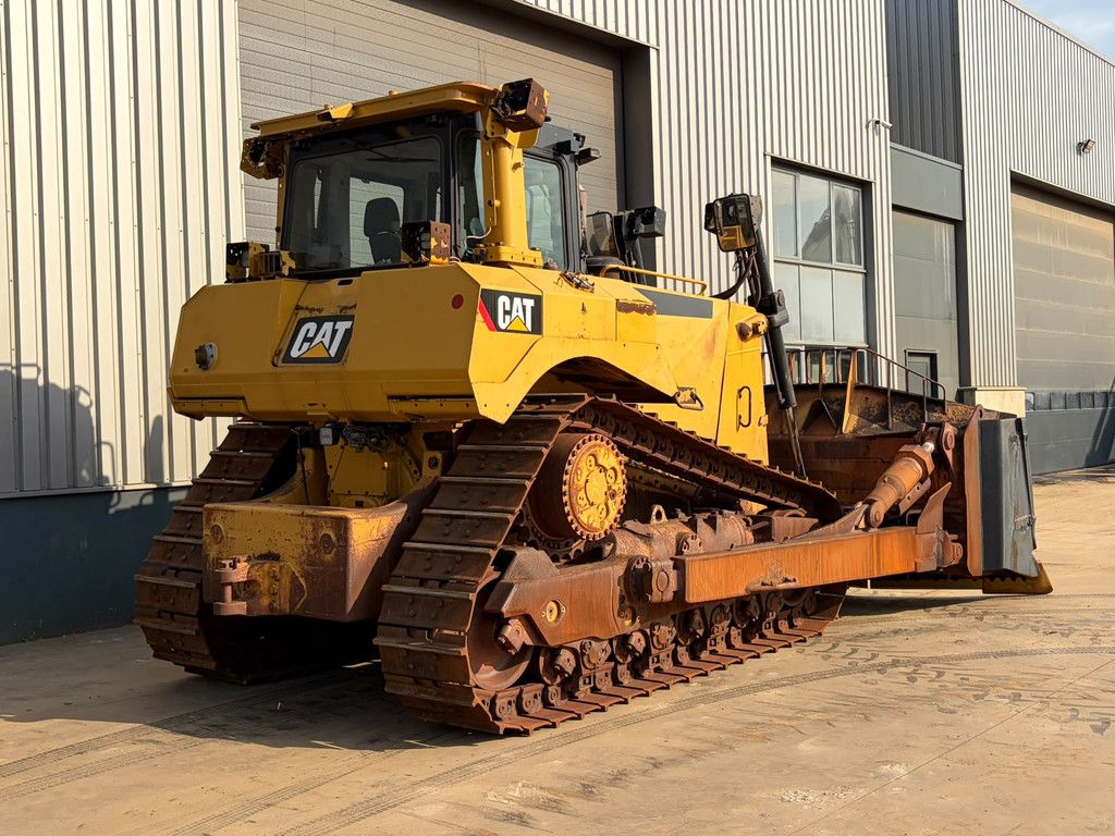 Caterpillar D8T