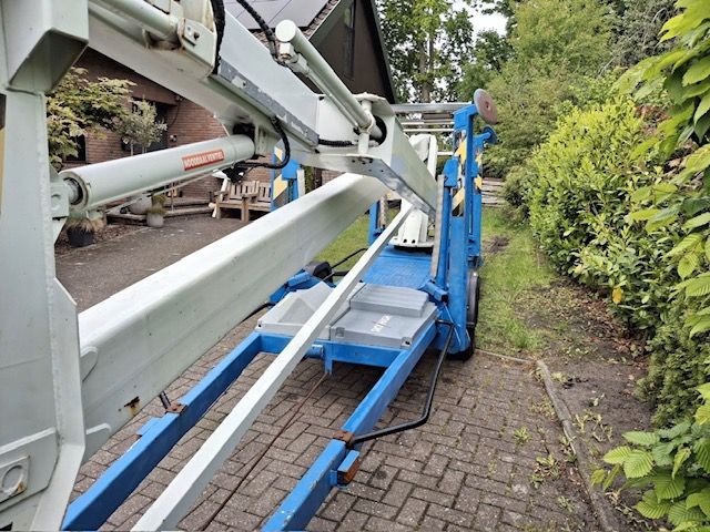 Sky High 1800 Aerial Work Platform