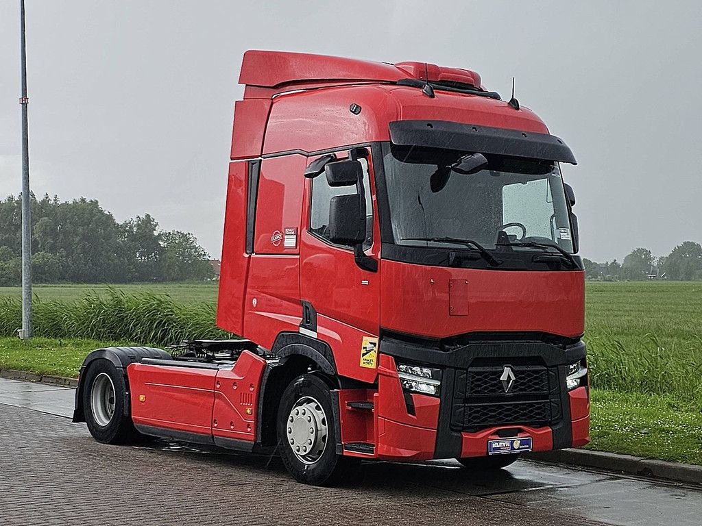 RENAULT T 520