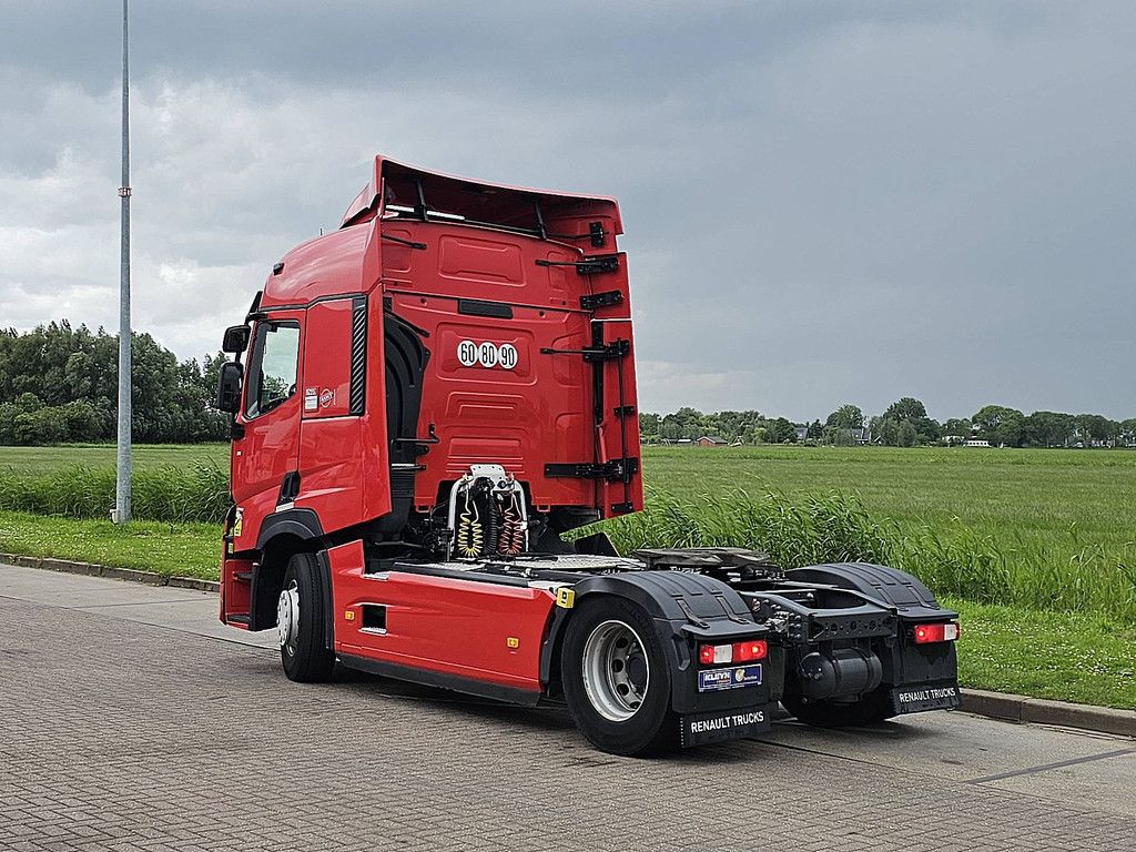RENAULT T 520