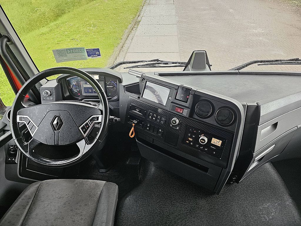 RENAULT T 520
