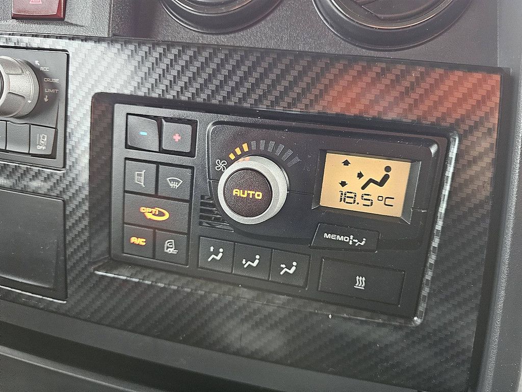 RENAULT T 520